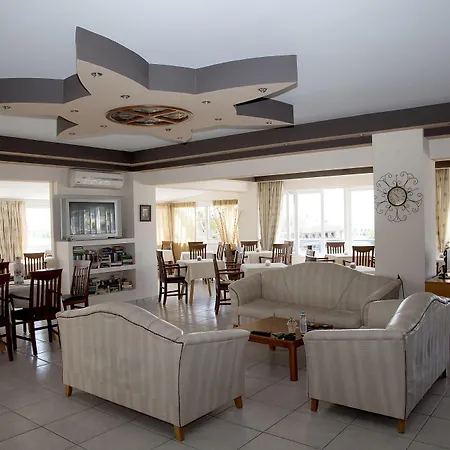 Hotel Athinoula 2*