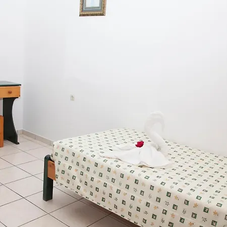 Athinoula Hotel 2*