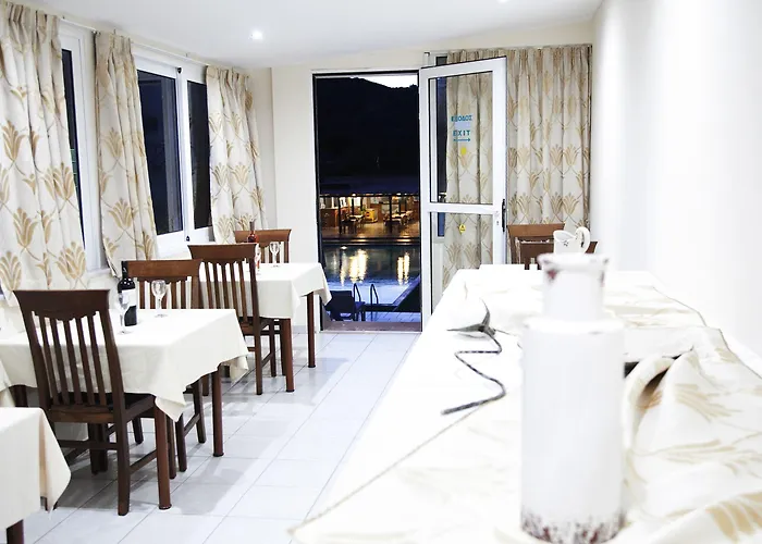 Hotel Athinoula 2*