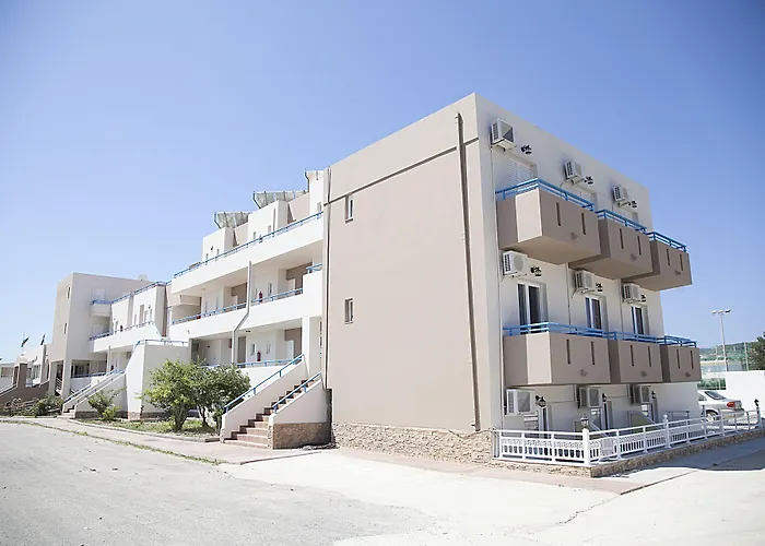 Athinoula Hotel 2*